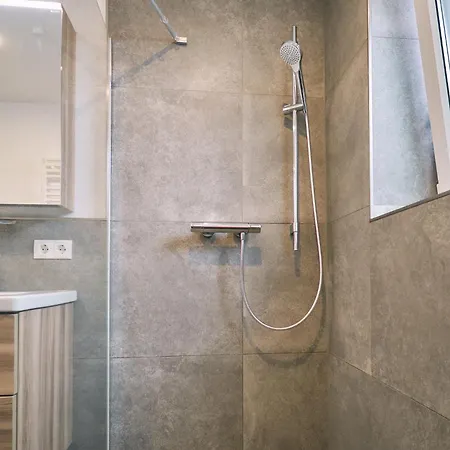 Harenerhafentraum-zimmer Δωμάτια σε οικογενειακή κατοικία *